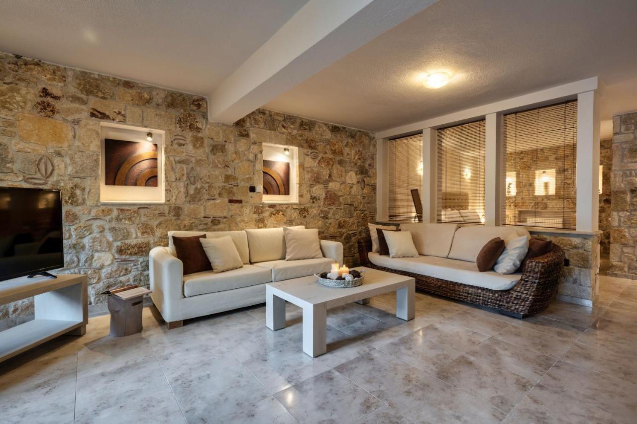 Palmrise Luxury Villas By Travel Pro Services - Nea Skioni Halkidiki Exterior photo